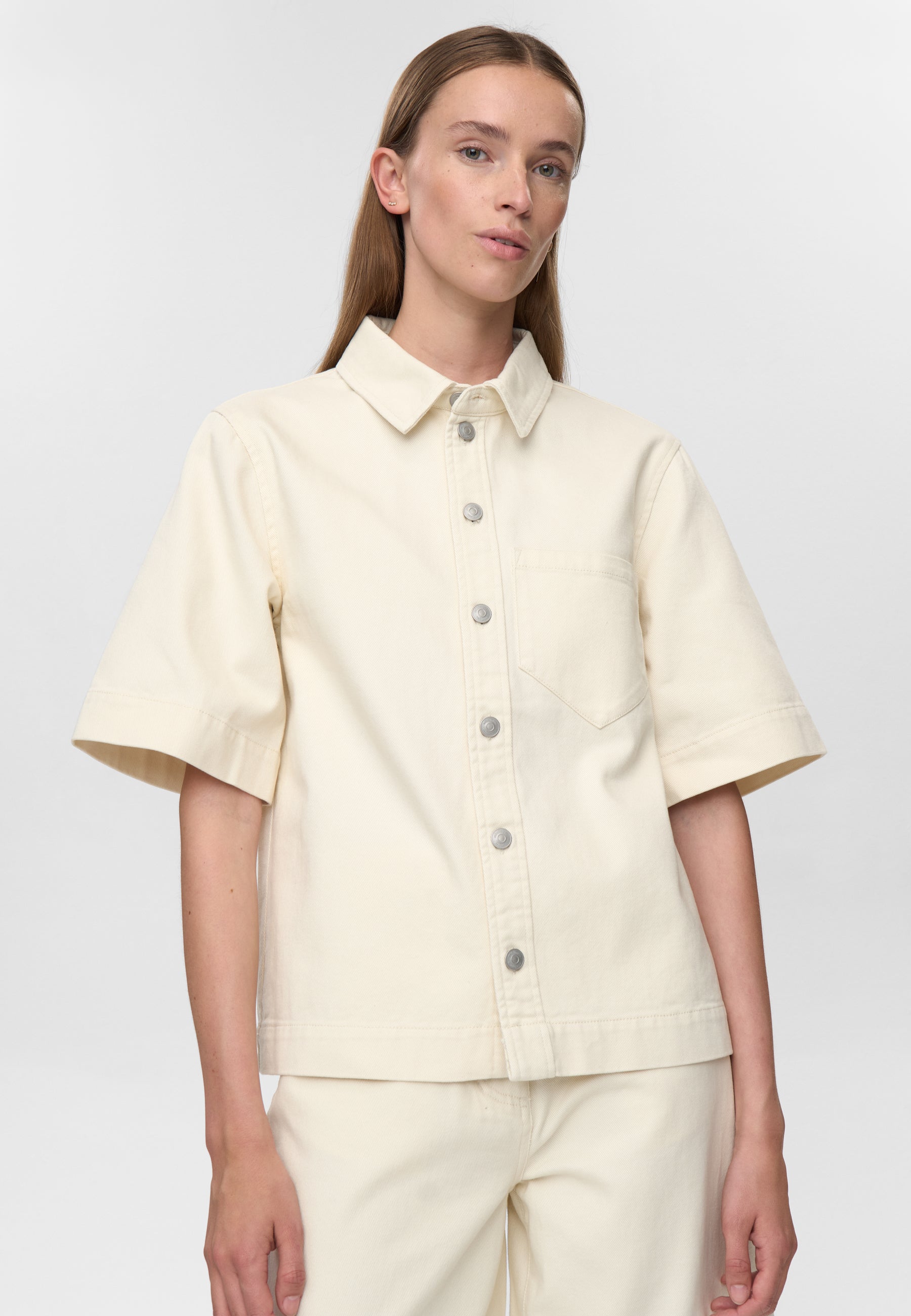 minimum female Vida ss shirt 4579 Short Sleeved Shirt 0701 Whisper white
