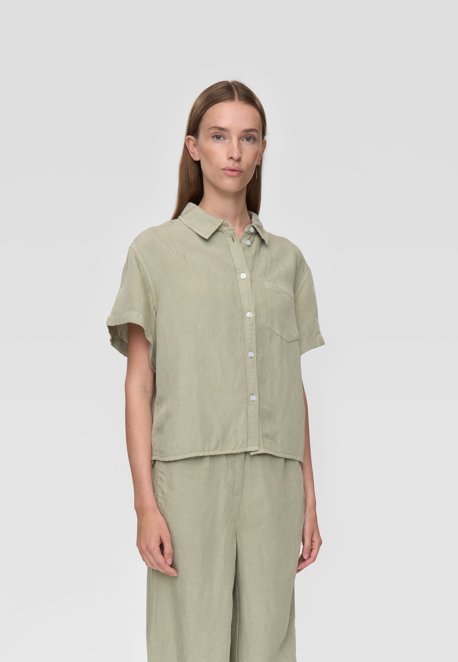 minimum female Sage ss shirt 4681 Short Sleeved Shirt 0110 Desert Sage
